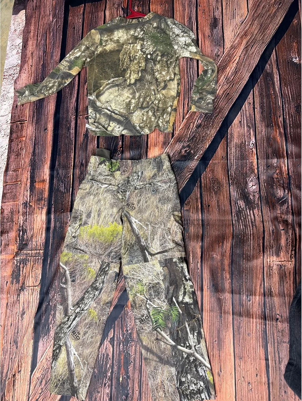 Magellan Hunt Gear Camouflage Shirt and Pants Set youth XS